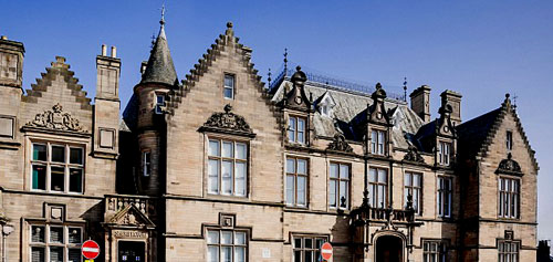 Where is Stirling Court